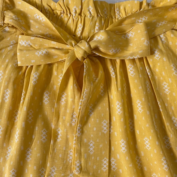 Tie- Waist Flowy Summer Shorts - Picture 2 of 6